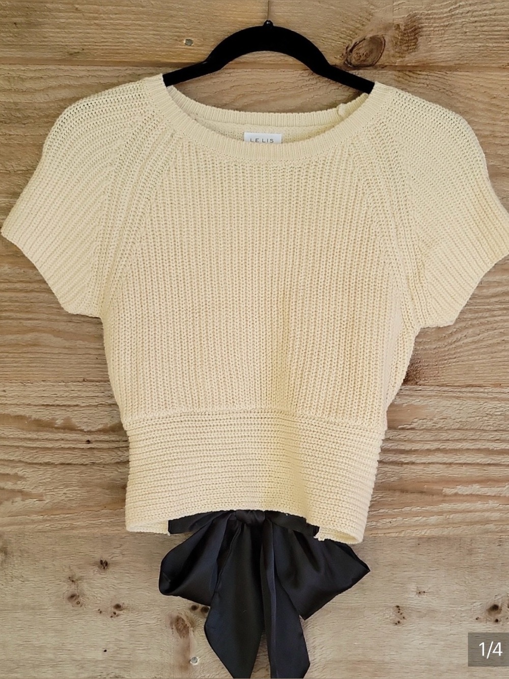 Le Lis Size Small Cream Knit Cropped Short-Sleeve Top